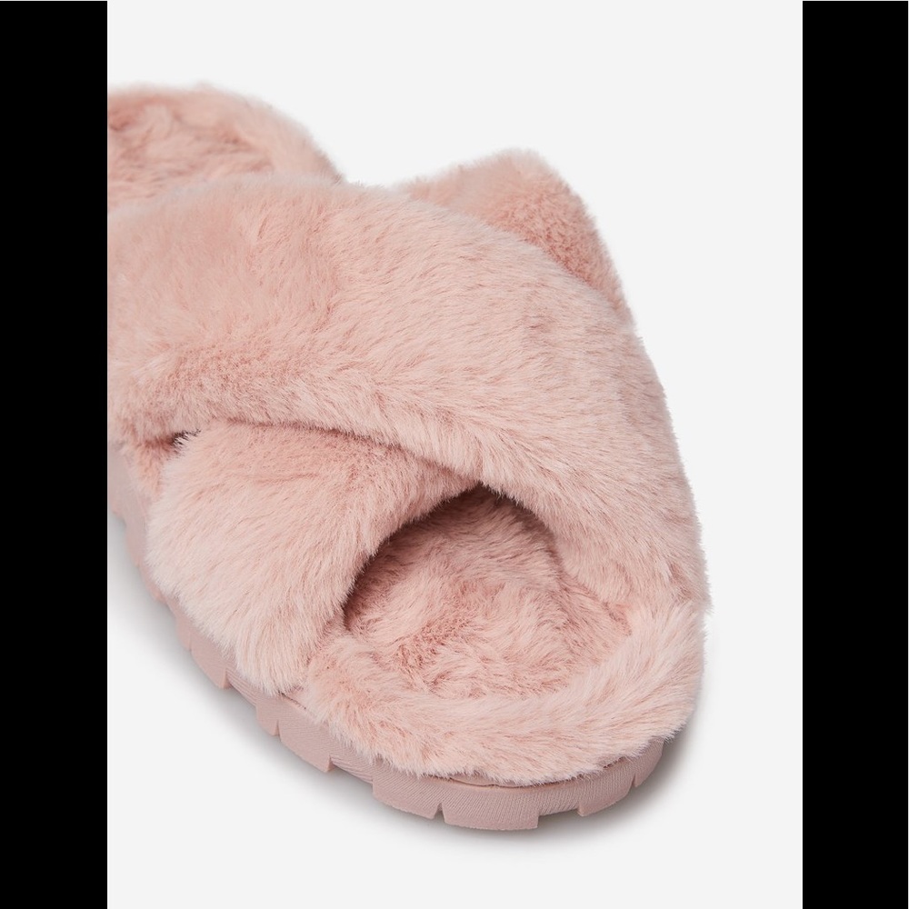 NWT Shoe Dazzle Plush Faux Fur Slippers in Dusty Rose Size 10 - Picture 9 of 11